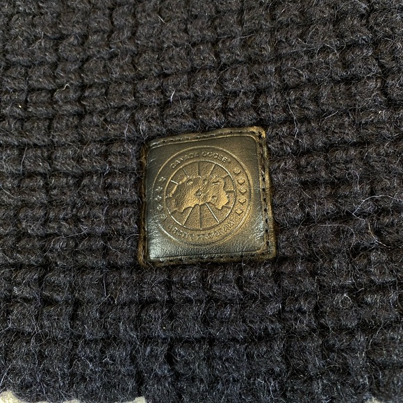 Canada Goose x Mackie Waffle Infinity Loop Scarf Men’s - Picture 3 of 12
